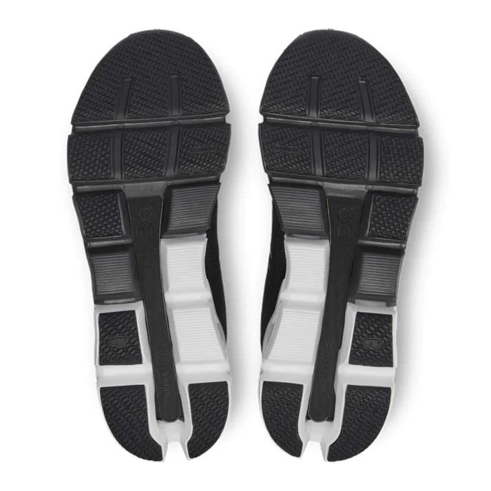 Men's Wide Fit On Cloudflyer 4 Walking Trainers