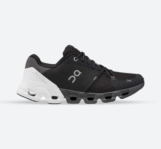 Men's Wide Fit On Cloudflyer 4 Walking Trainers