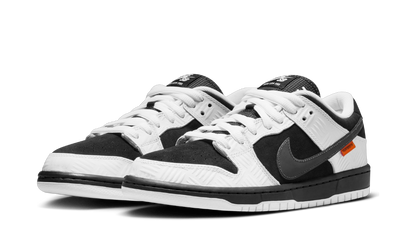 Nike SB Dunk Low TIGHTBOOTH