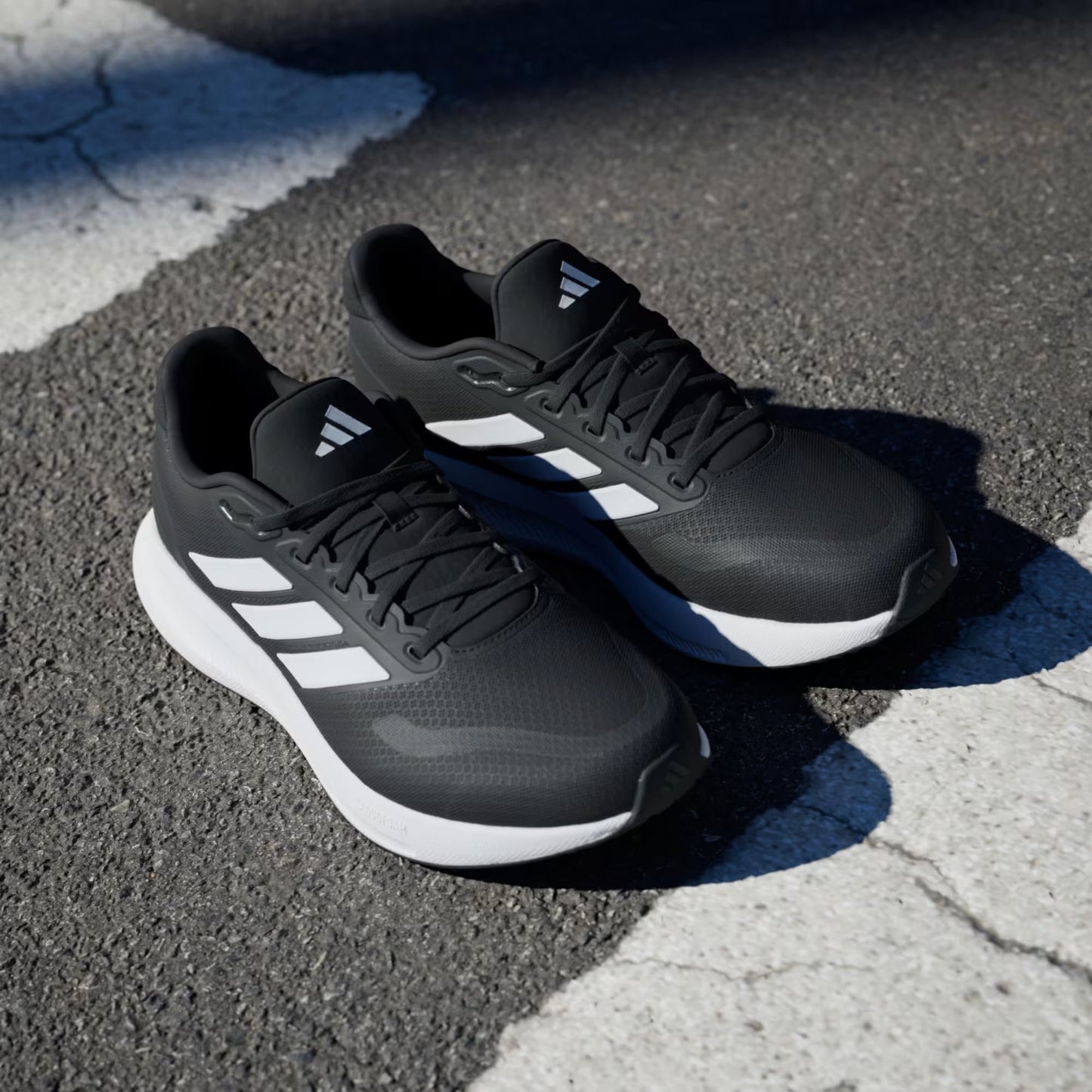 Men's Wide Fit Adidas Runfalcon 5 Walking/Running Trainers - Black/White