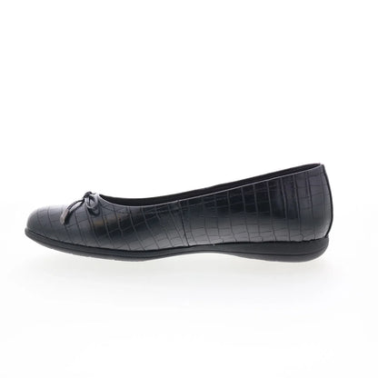 Trotters Dellis T2054-011 Womens Black Leather Slip On Ballet Flats Shoes