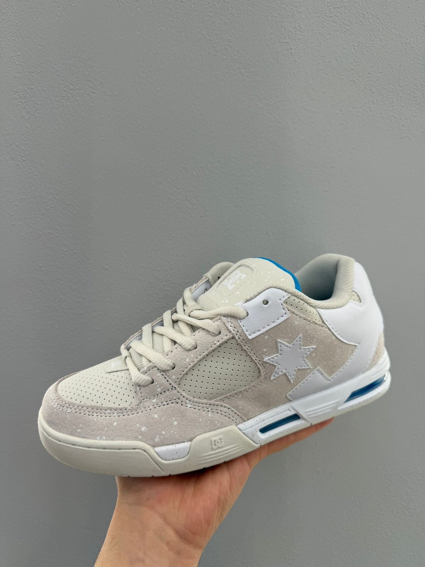 Dc shoes command off white
