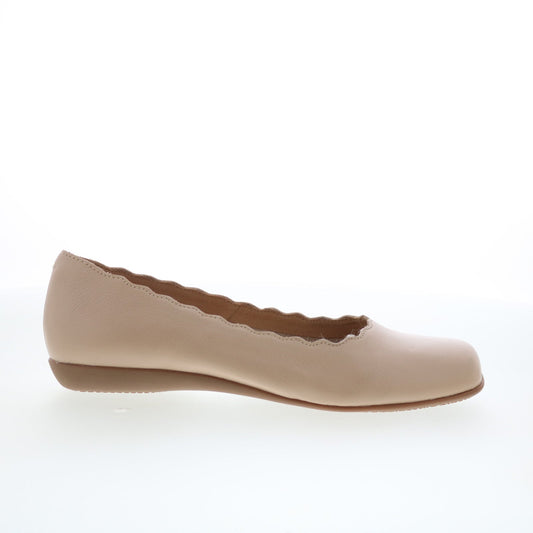 Trotters Sabine T2255-130 Womens Beige Leather Slip On Ballet Flats Shoes